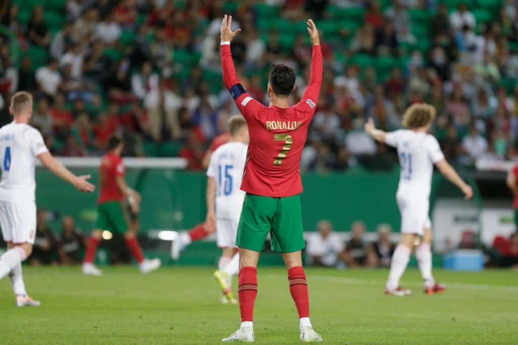 Spanje en Portugal kunnen zich beide nog plaatsen voor de Final Four van de Nations League. Wie wint deze wedstrijd? Lees meer.